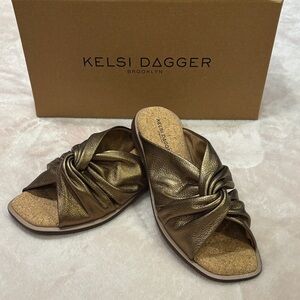 NIB Kelsi Dagger Bronze Twist Sandals